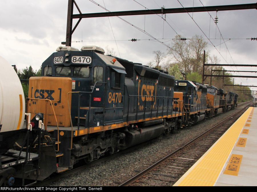 CSX 8470 on Q403